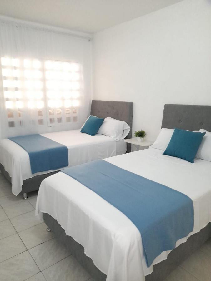 Tita'S Airport Hotel Cartagena Exteriör bild