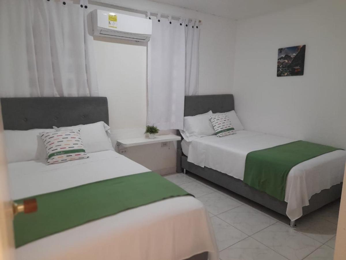 Tita'S Airport Hotel Cartagena Exteriör bild