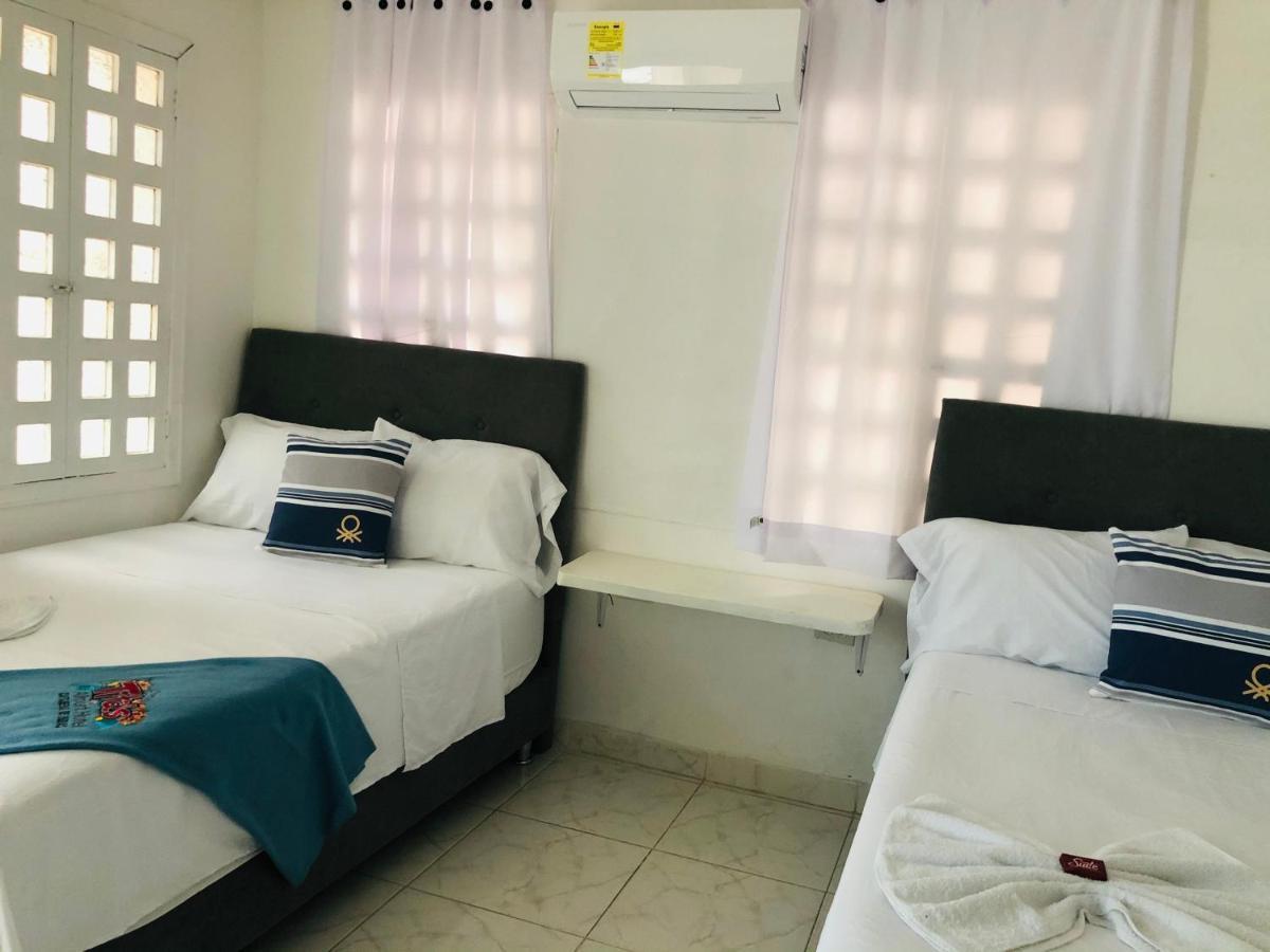 Tita'S Airport Hotel Cartagena Exteriör bild